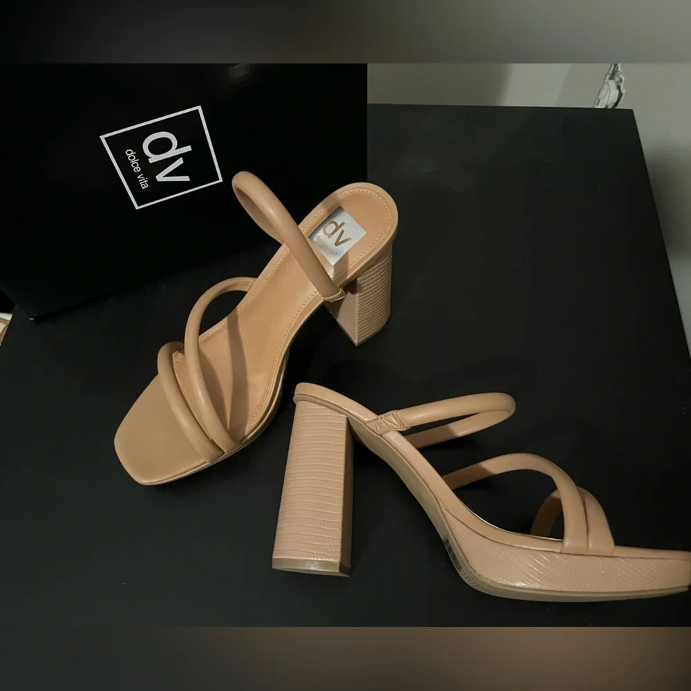 DV By Dolce Vita Pyro Platforms NWT